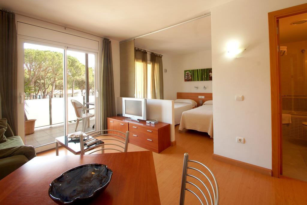 Aparthotel Arenal Палс Екстериор снимка